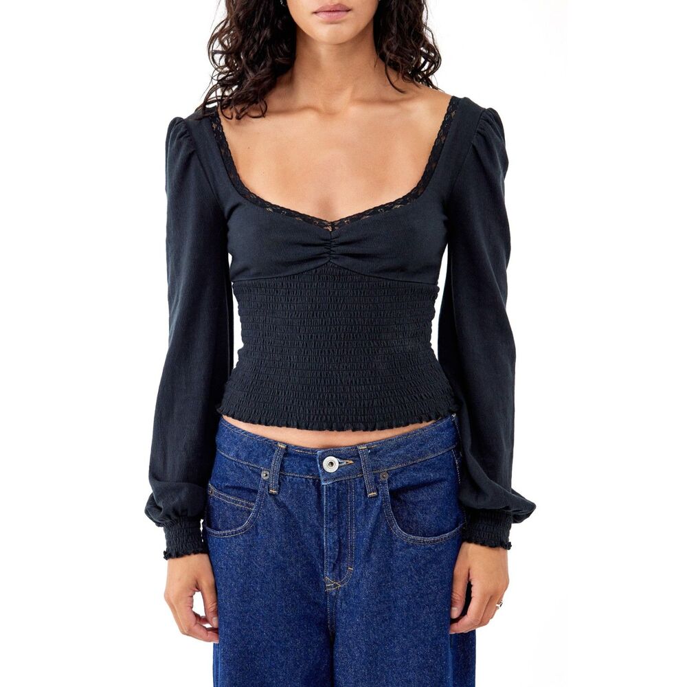 Urban Outfitters Sydney Smocked BDG fem lace trim top Medium